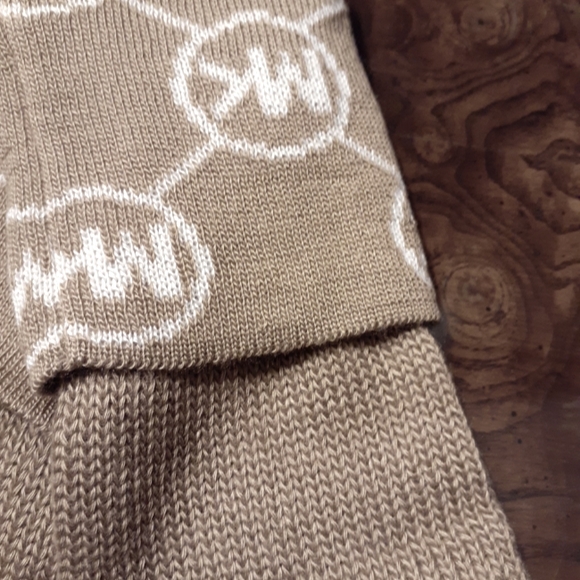 Michael Kors gloves O/S NWT - Picture 4 of 5